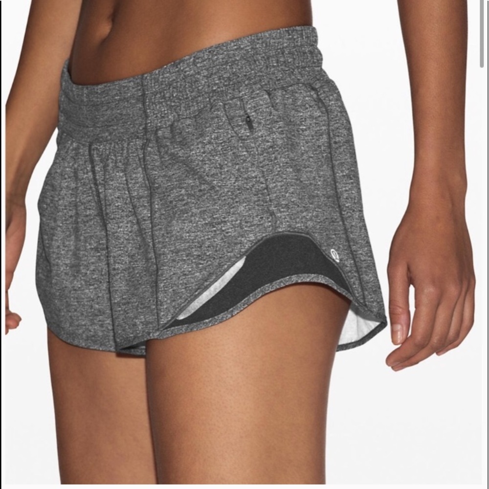 Lululemon Hotty Hot Short 2.5”